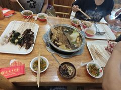 -袁记串串香(泉水轻轨站店)