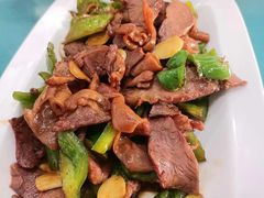 尖椒炒护心肉-龙香居海鲜家常菜饭店·特色驴肉·古城浑锅