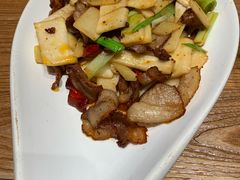 云南腊肉炒香笋-云海肴云南菜·蒸汽石锅鱼(北京良乡华冠店)