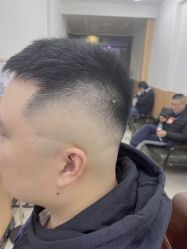 -纯剪男士理发馆·烫染专业店