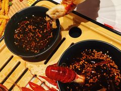 -肥肥虾庄·金牌油焖大虾(杨园滨江时代walk店)