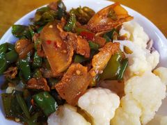 回锅肉拼花菜-十一街苍蝇馆子转经消江湖菜(九眼桥十一街店)