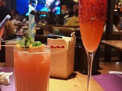 烈焰红唇-胡桃里音乐酒馆(环亚凯瑟琳广场店)