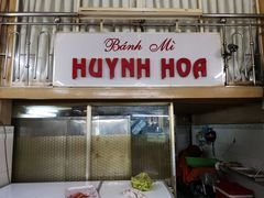 -Bánh Mì Huynh Hoa