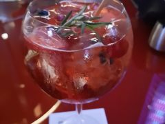Spritzer-池畔酒吧 WET Bar