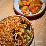 朋友说是很正宗的东北菜