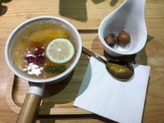 蔓越莓桃胶炖银耳-炖物24章·顺时轻养茶(杭州保利时光里店)