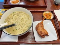 -百年老字号·观振兴蟹黄面·三虾面·苏式面(观前街富仁坊巷店)