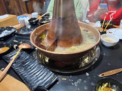 -果松木炭酸菜铜火锅·外婆参鸡汤