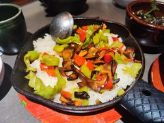 牛肝菌火腿洋芋焖饭-云海肴·汽锅鸡·云南菜(高德置地店)