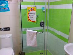 -7天连锁酒店(上海徐家汇龙华路地铁站店)