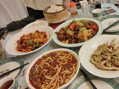-汗腾格里·风味餐厅(新疆驻京办店)
