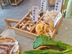 -阿婆情腊排骨火锅(金虹路店)