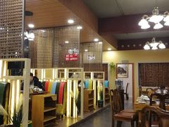 大堂-峰瑞藏地美食·石锅鸡·牦牛肉(大昭寺品牌店)