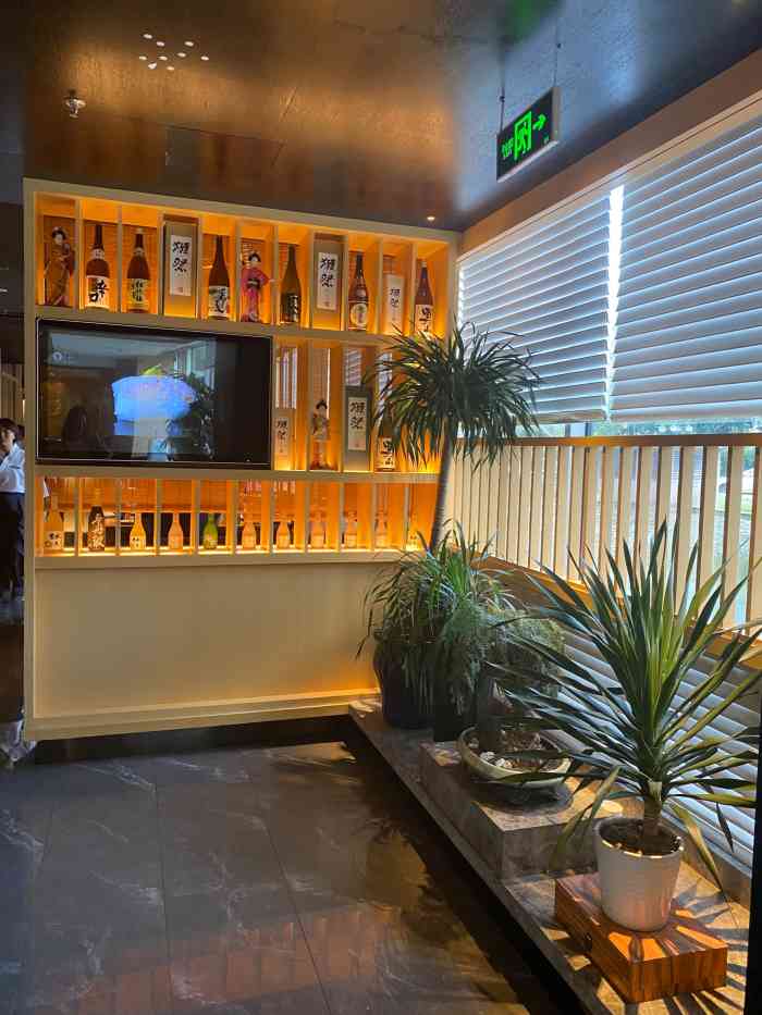 虹料理(维景店)-"跟老婆中午过来改善伙食,提前定的位置活.