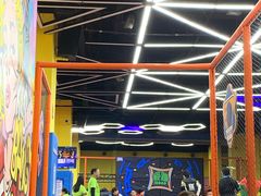 -爱蹦iBOON蹦床运动馆(江汉店)