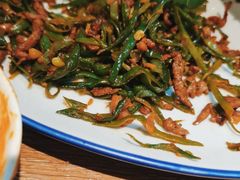 鲜豆角炒肉丝-姥姥家春饼店(佳亿时尚广场店)