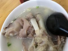 -雷祖芳老妈蹄花店