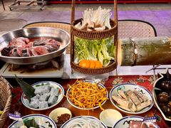 -刘姐啤酒鱼民族演艺餐厅(西街总店)