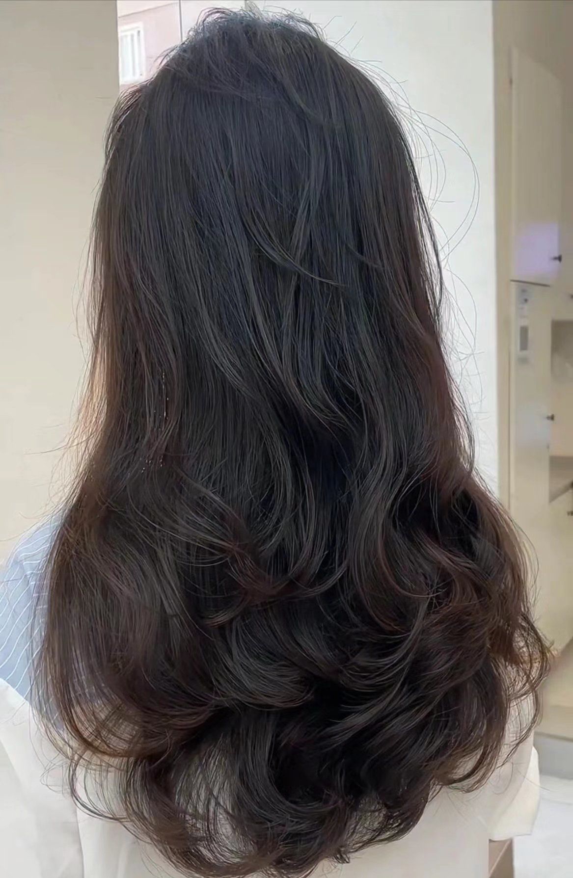 太爱这个烫发了 背影都好看