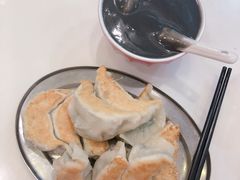 香煎鲜肉韭菜饺-芬芳甜品(体育东横街店)