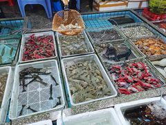 -霞涌市场海鲜摆卖区