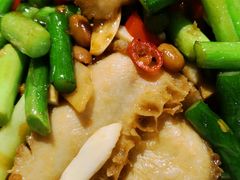-龙巢盱眙龙虾·牛蛙·烧烤宵夜(八卦岭店)
