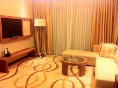 1906房间客厅-上海浦东康桥绿地假日酒店