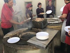 -玉龙喀什有名爱可德木烤包子