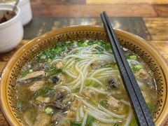 -正宗李家土鸡米线店
