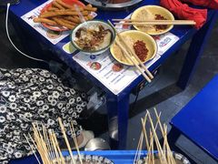 -马路边边串串香(苗栗路店)