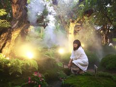 -Chom Cafe and Restaurant