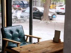 靠窗位-十一咖啡(青年大街工厂店)