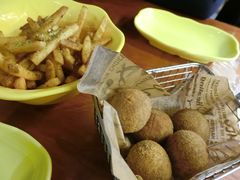 -BHC炸鸡(明洞总店)