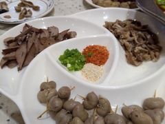 -兔行天下-鸿鹤鲜锅兔(中海国际店)