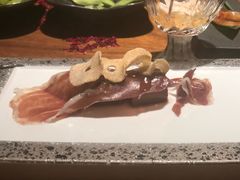 和牛刺身鱼子酱-桐寿司Sushi Tong