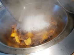 -山河屯铁锅炖(哈西站店)