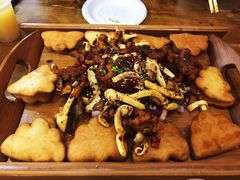 东镇烤三味-老东镇啤酒屋海鲜加工·蒸汽海鲜·海鲜烧烤(台东店)