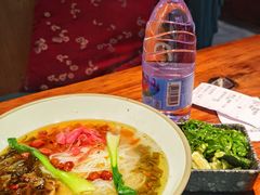 素米线-八月美食小馆(银泰城总店)