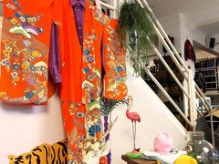 -Retrock Designer Vintage Store