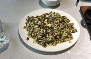 Pickled Pepper Stir-fried Eggs with Earthy Moss