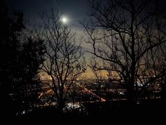 -鬼笑石后山停车场
