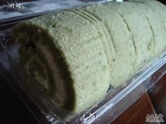 抹茶红豆卷-红宝石·鲜奶小方·海派西点房(南丹店)