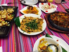 -香巴拉云南餐厅(华莱坞店)