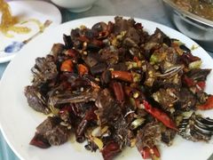 生炒鸽子-鸡炖兔