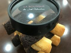 -Salon de The de Joel Robuchon(外滩18号店)