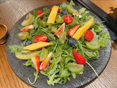 水果和混合绿叶沙拉-IL TEATRO 精品意大利餐厅