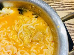 辛拉面-吴草鸡爪오초닭발韩食堂(融恒盈嘉中心店)