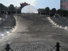 -中国宜宾·长江地标广场