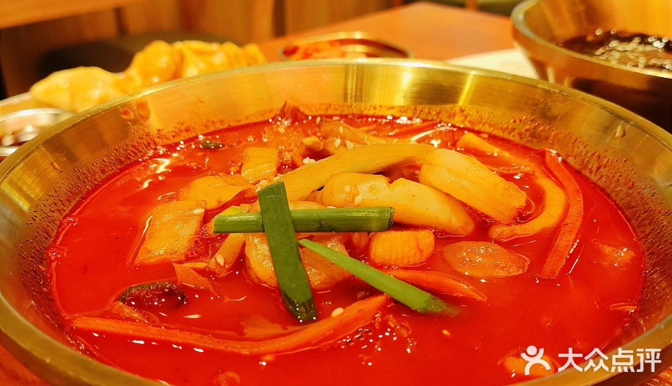 时尚天河新店❗来自韩国的炸酱面🍜糖醋肉[色]